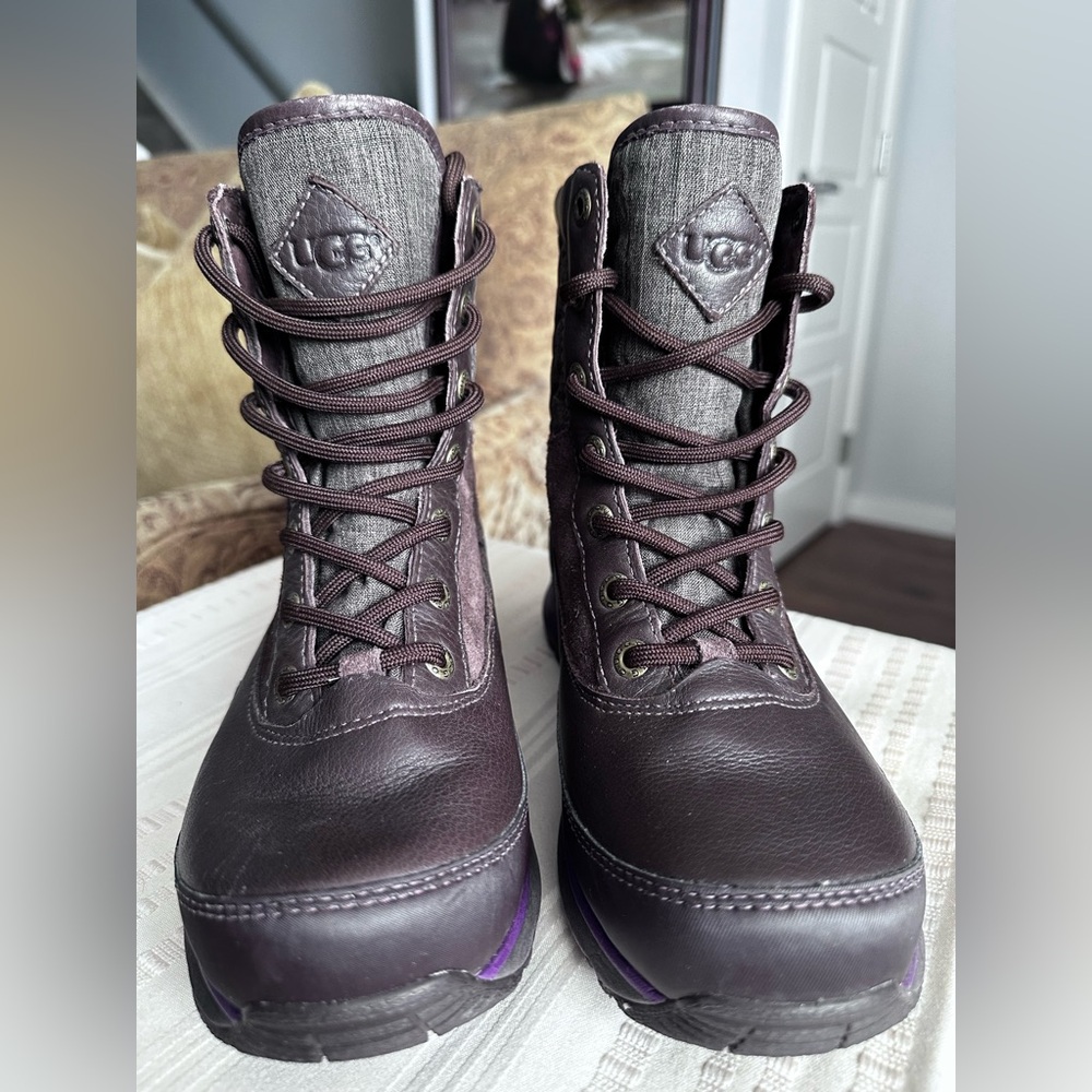 UGG Leather Women Boots Thinsulate weather proof NWOT
